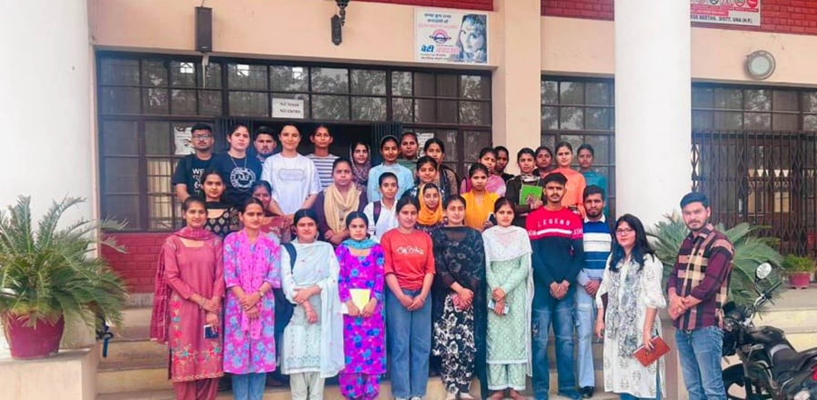 In Beaton College, youth were made aware about 'festival of elections, pride of the country'